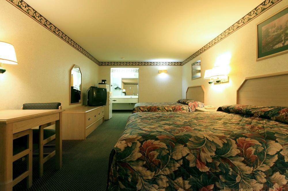 Brentwoodinn&Suites Глен Ален Екстериор снимка