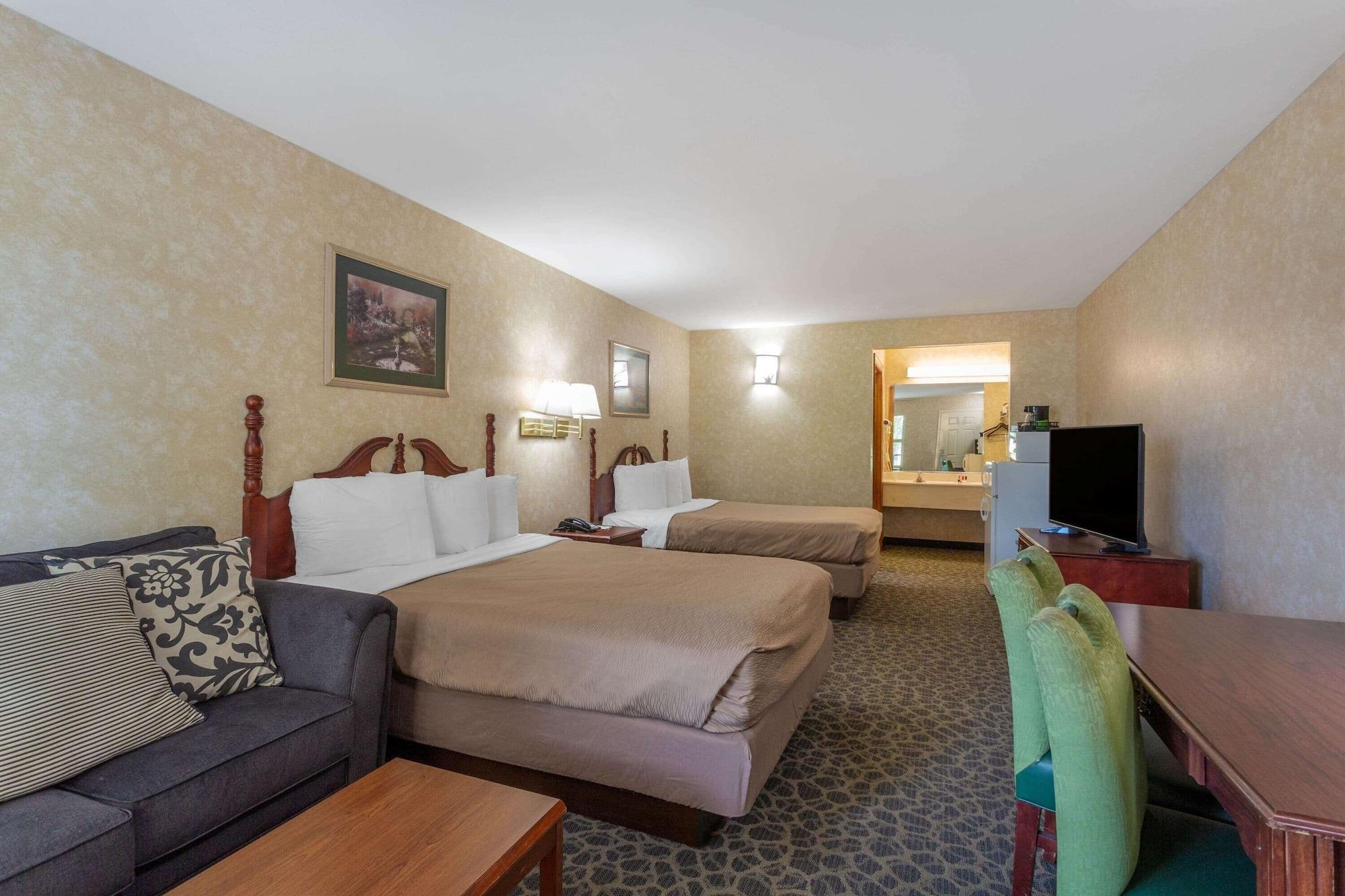 Brentwoodinn&Suites Глен Ален Екстериор снимка