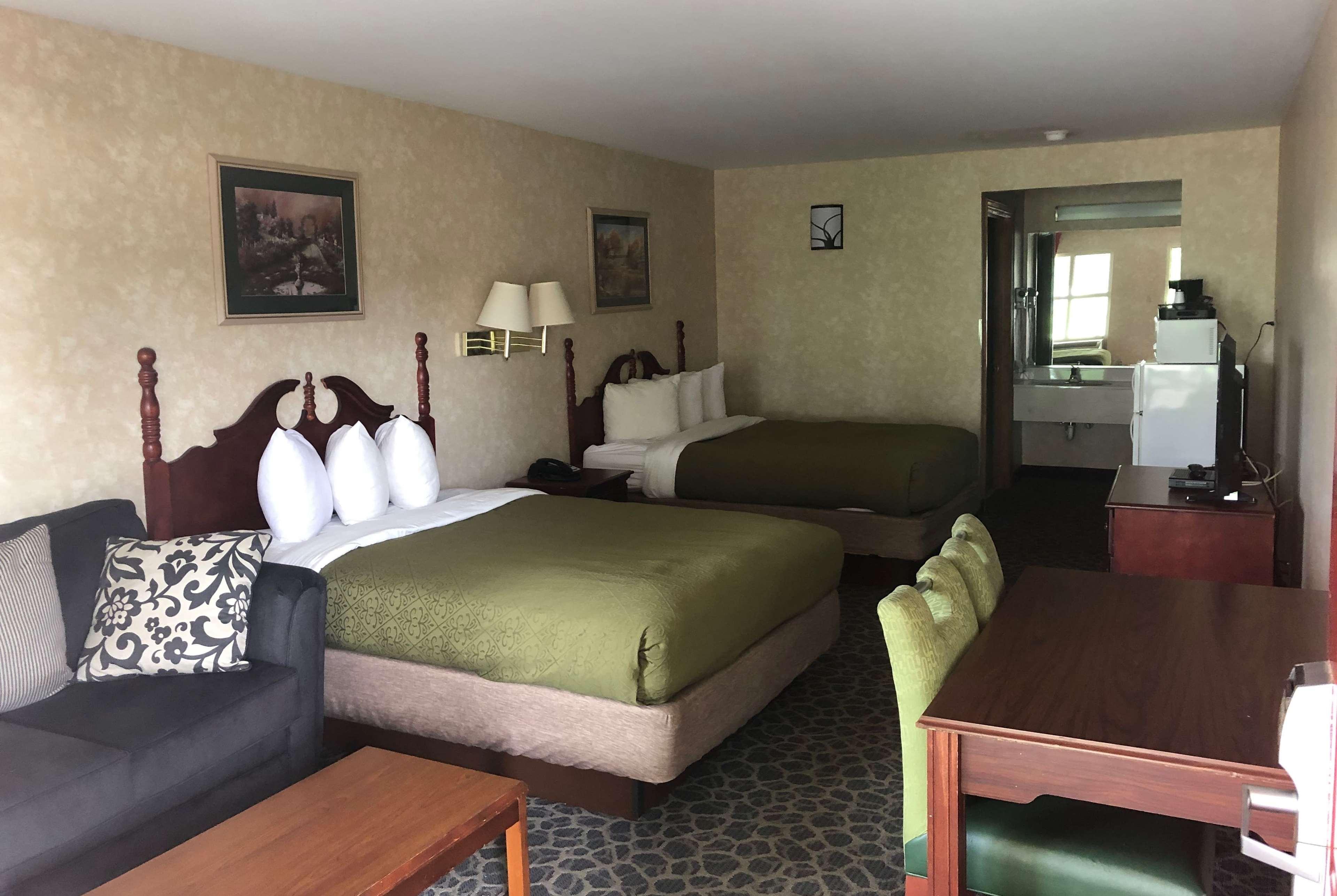 Brentwoodinn&Suites Глен Ален Екстериор снимка