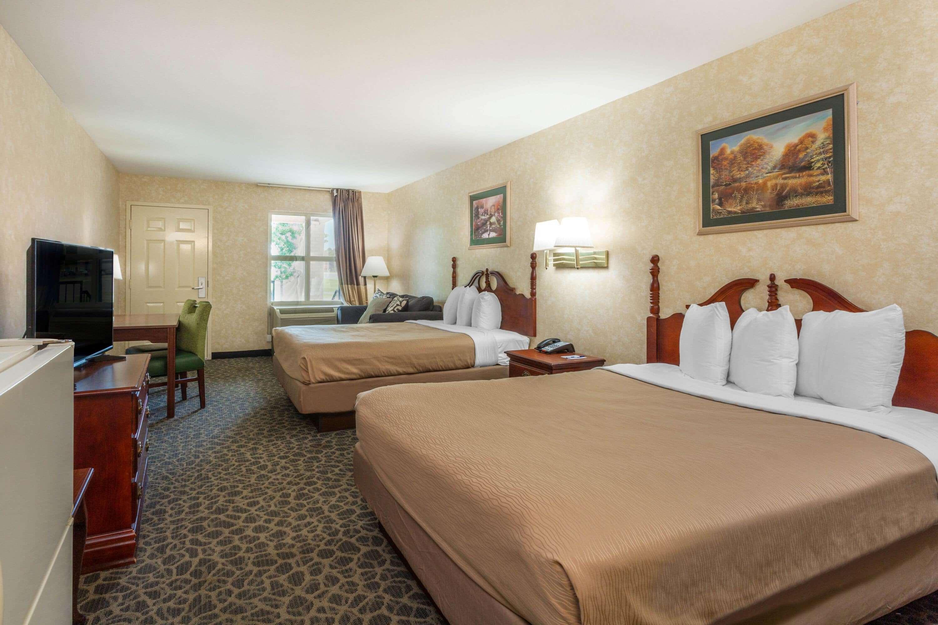 Brentwoodinn&Suites Глен Ален Екстериор снимка