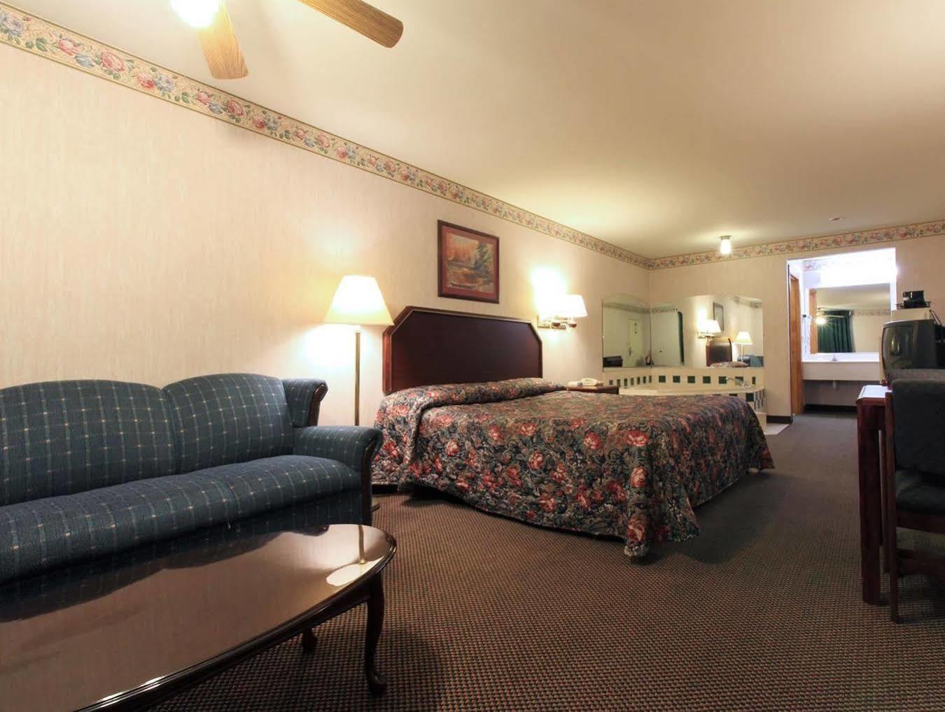 Brentwoodinn&Suites Глен Ален Екстериор снимка